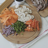 Гречневая лапша с говядиной и овощами