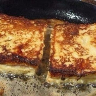 Сэндвич с ветчиной и сыром «Монте-Кристо»