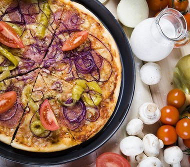 Рецепт Пицца с овощами и соусом песто