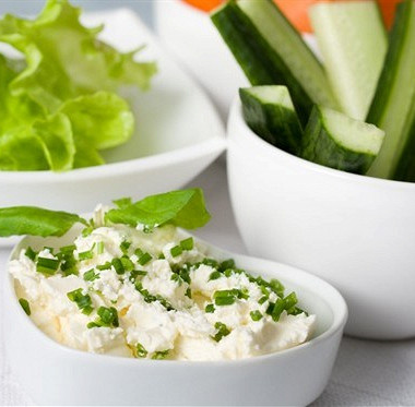 Рецепт Египетский салат с сыром фета, мятой и укропом