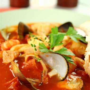 Рецепт Средиземноморский рыбный суп с карри и шафраном