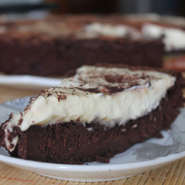 Рецепт Трюфельный торт с муссом из белого шоколада