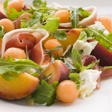 Рецепт Рулет из пармской ветчины с дыней