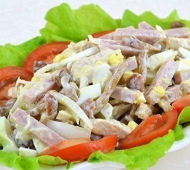 Рецепт Куриный салат с ветчиной и опятами