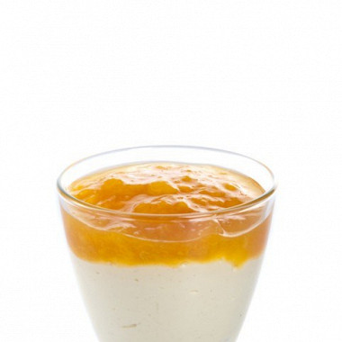 Рецепт Молочно-ванильный пудинг с абрикосами и коньяком