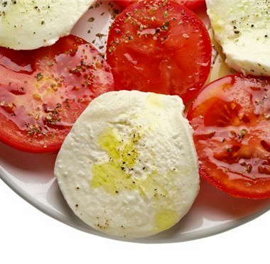 Рецепт Капрезе с жареными в бальзамическом уксусе томатами