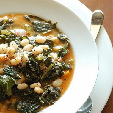Рецепт Овощной суп с листовой капустой и белой фасолью