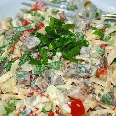 Рецепт Мясной слоеный салат с картофелем и сыром