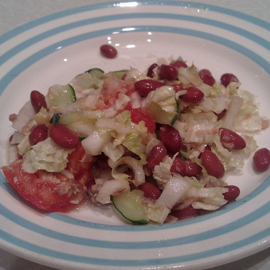 Рецепт Салат из тунца с красной фасолью и овощами