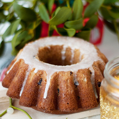 Рецепт Новогодний имбирный кекс с сушеной клюквой