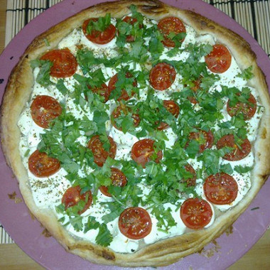 Рецепт Быстрая пицца с сулугуни