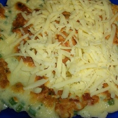 Рецепт Лепешка на завтрак с яйцами и колбасой