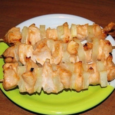 Рецепт Куриные шашлычки с ананасами в духовке