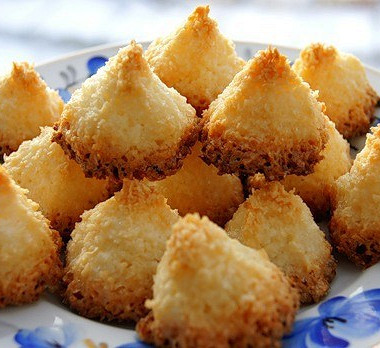 Рецепт Кокосовые конфеты из стружки «Пирамидки»