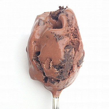 Рецепт Мороженое с молочным шоколадом и шоколадным печеньем