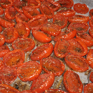 Рецепт Вяленые томаты с пряными травами