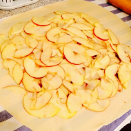 Постный штрудель с яблоками