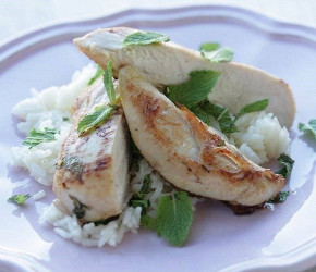 Фотография рецепта Курица с рисом и мятным соусом