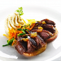 Фотография рецепта Подсушенная утиная грудка под соусом из красного вина с карамелизованным кумкватом автор Ольга Худина