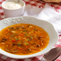 Фотография рецепта Щи из квашеной капусты на грибном бульоне автор Campbell's® Домашняя Классика®