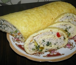 Фотография рецепта Сырно-яичный рулет с куриным фаршем