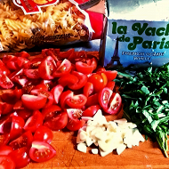 Паста с черри, рукколой и сливочным сыром