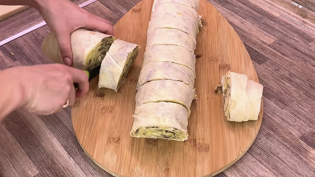 Фото шага рецепта Постный рулет с картошкой и грибами 138486 шаг 5