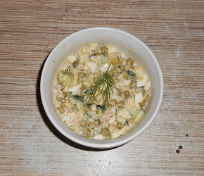 Фотография рецепта Салат с зеленым горохом и курицей