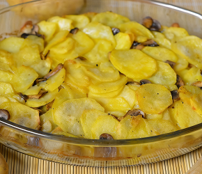 Фотография рецепта Постный картофель с шампиньонами в духовке