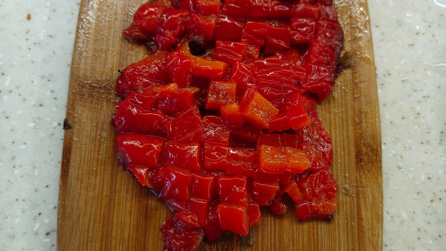Фото шага рецепта Салат с курицей, печеными баклажанами, перцем и руколой 175489 шаг 9