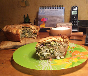 Фотография рецепта Пирог со щавелем, сыром и яйцами