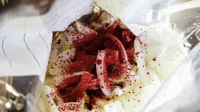 Фото шага рецепта Маринованный лук к шашлыку 189464 шаг 6