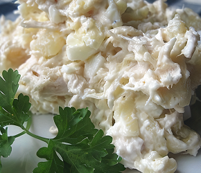 Фотография рецепта Салат из филе куриной грудки с ананасами