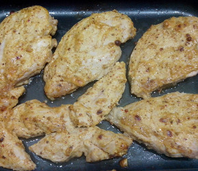 Фотография рецепта Куриные грудки, запеченные с майонезом и специями