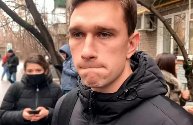 
Данченков: &laquo;Мир&nbsp;с&nbsp;Широковым невозможен, я&nbsp;пойду до&nbsp;конца. Хочется показать, что&nbsp;нельзя ни&nbsp;во&nbsp;что&nbsp;не&nbsp;ставить судей&raquo;
