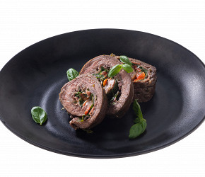Фотография рецепта Мясной рулет со шпинатом и сладким перцем