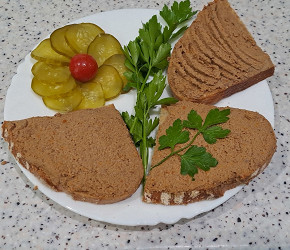 Фотография рецепта Паштет из говяжьей печени с морковью и луком