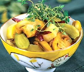 Фотография рецепта Картофельный салат с солеными огурцами и грибами