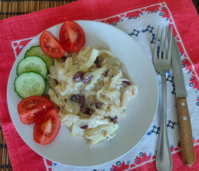 Фотография рецепта Салат из лука и красной фасоли