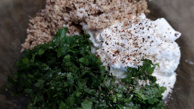 Фото шага рецепта Рулетики из баклажанов с творожным сыром и грецкими орехами 188568 шаг 5