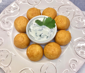 Фотография рецепта Гороховые крокеты с сыром, мацони и кинзой