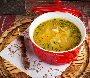 Фотография рецепта Куриный суп с домашней лапшой и потрошками